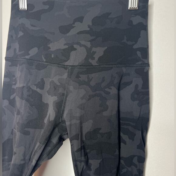 Lululemon Align Legging Black Camo - Picture 5 of 6
